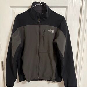 The North Face Men’s Black and Gray Lightweight Softshell Jacket